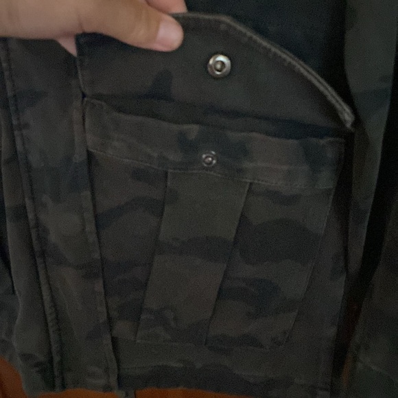 James Perse camouflage jacket with retractable hood size 0 - Picture 9 of 13